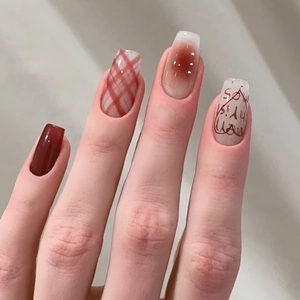Press On Nails Long Coffin Shape Caramel Brown Plaid Gradient Heart Letter Print Glossy ABS Artificial False Finger Nails For Christmas Winter DIY