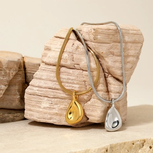 Minimalist Teardrop Pendant Necklace High Polished Stainless Steel Snake Chain Fashion Jewelry For Women Elegant Modern Accessory