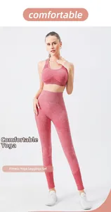 Détail de l'ensemble de yoga sans couture à taille haute avec mesh respirant rose chiné