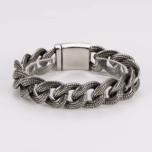 Men's 19mm wide stainless steel chunky chain bracelet with textured snake scale links