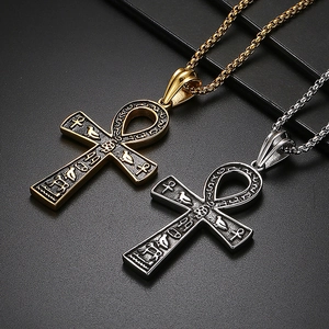 Colliers croix Ankh dorés et argentés avec hiéroglyphes égyptiens gravés sur fond noir