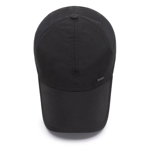 Berretto da baseball nero da uomo traspirante con inserti in mesh e logo sportivo in metallo