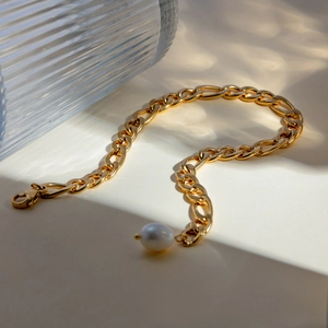 Classic 18K gold plated stainless steel Cuban link anklet with elegant white pearl charm