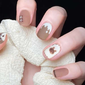 Matte Artificial Press On Nails Cute Bear Pattern Chocolate Brown Manicure Tips Heart Design Removable Fake Nails