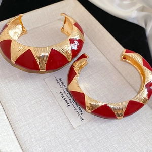 French vintage style C-shaped open bracelet with red enamel and gold metal texture