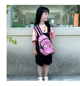 Bolso de pecho rosa para niña con estampado de unicornio arcoíris y correas ajustables