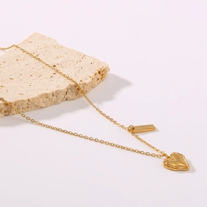 Minimalist gold irregular heart pendant necklace made of waterproof stainless steel