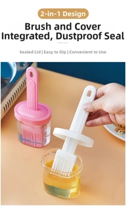 Gros plan d'un pinceau à huile 2-en-1 en silicone avec couvercle intégré de cuisine