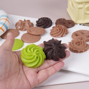 Handheld realistic cookie models in various shapes for keychains or photo props