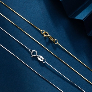 Detail shot of S925 sterling silver chain necklaces with clasp and hallmark certification