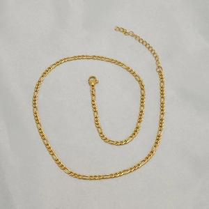 Classic 18K gold plated Figaro link chain necklace with lobster clasp and extension