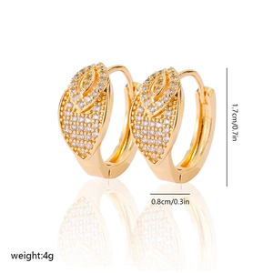 Detailed view of gold zircon hoop earrings with dimensions 1.7cm and weight 4g