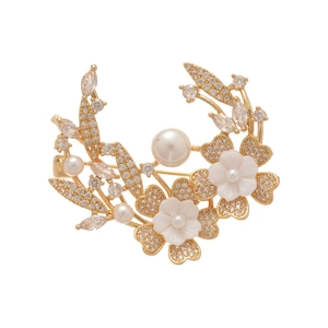 Elegant 18k gold plated flower brooch with pearls and cubic zirconia in French style