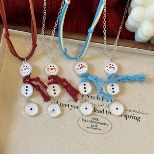 Collier bonhomme de neige d'hiver avec cordon en velours et chaîne argentée