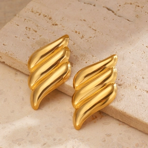 Boucles d'oreilles ailes asymétriques minimalistes en acier inoxydable doré sur pierre