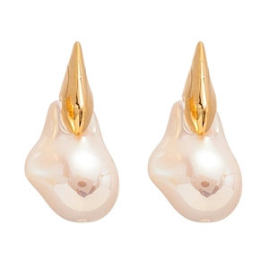 Boucles d'oreilles vintage plaquées or avec perles baroques et design géométrique chic