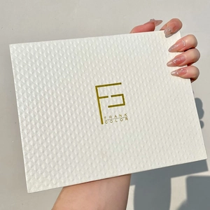 White diamond texture 26-color eyeshadow palette gift box with gold logo and brush