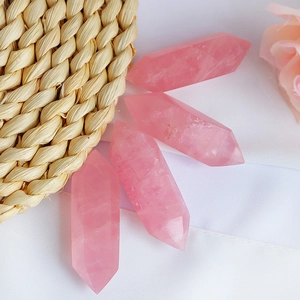Tour De Cristal De Quartz Rose Naturel Baguette Hexagonale Colonne De Cristal Rose À Double Pointe Pour Décoration