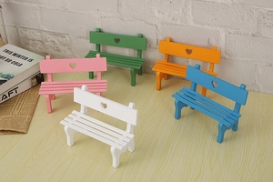Mini colorful wooden garden benches with heart cutouts for dollhouse micro landscape decor