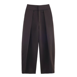 Pantalon de costume marron foncé taille haute à jambe large avec un drapé fluide et élégant