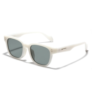 Lunettes de soleil carrées blanc ivoire avec verres gris foncé et rivets argentés