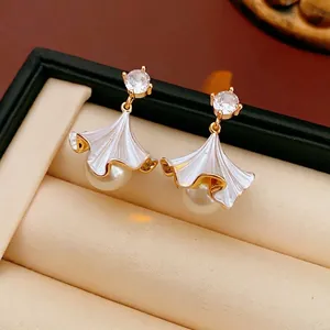 Orecchini Pendenti In Lega Zircone Foglia Di Ginkgo Petalo Con Perno In Argento E Perla Artificial Di Imitazione Stile Retrò Francese