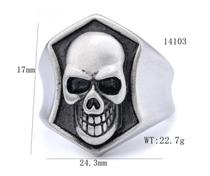 Detailed size specifications of the vintage silver skull ring with gothic metal texture