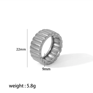 Silver gear ring with vertical texture, 9mm width, weighing 5.8g, shown with dimensions