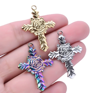 Polished 304 stainless steel cross pendants with rose engraving in gold silver and rainbow