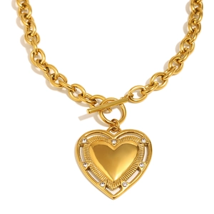 Collier en maille jante plaqué or 18 carats avec pendentif cœur strass et fermoir T