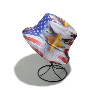 Cappello da pescatore con strisce della bandiera americana, stelle e aquila per il sole estivo