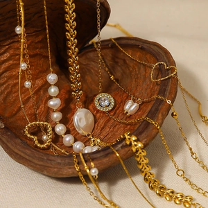 Vintage 18K gold plated Cuban chain bracelet and pearl necklace set with heart charms