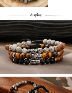 Detailansicht verstellbarer Armbänder mit Tigerauge, Onyx und verzierten Metallperlen