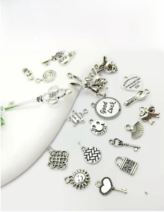 Vue à plat de breloques en alliage d'argent vintage pour la création de bijoux DIY