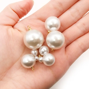 Pendentifs en perles rondes avec calottes dorées de tailles variées pour bijoux