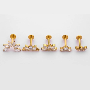 Détails de piercings labret en titane G23 doré avec motifs floraux en zircone