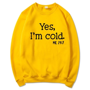 Hellgelbes Langarm-Sweatshirt mit schwarzem Yes I'm Cold Buchstaben-Aufdruck