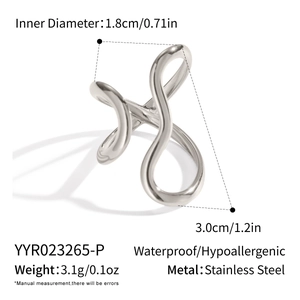 Detailed view of silver stainless steel ring with dimensions 1.8cm diameter and 3cm height