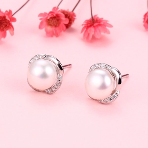 Elegant S925 silver crown earrings with white natural pearls and sparkling cubic zirconia
