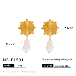 Detail view of gold stainless steel pearl earrings with dimensions and 7.6g weight info