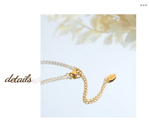 Detail of the golden O-chain necklace featuring a lobster clasp and K18 engraved tag