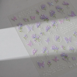 Stickers ongles papillons et fleurs dorés holographiques avec lettrage d'art M-922