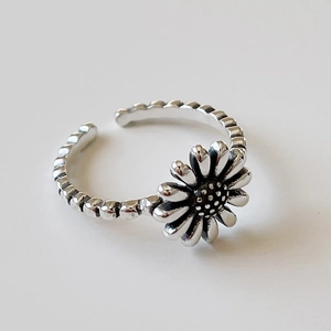Vintage 925 Sterling Silver Daisy Flower Open Ring Retro Thai Silver Style Oxidized Adjustable Jewelry