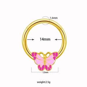 Anneau de mamelon coeur doré avec pendentif papillon rose et dimensions précises