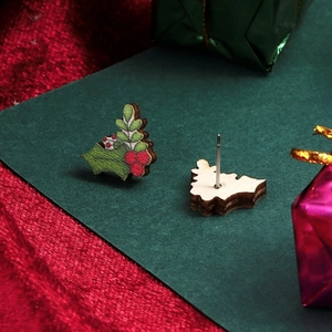 Christmas holly leaf and berry stud earrings with wooden base and metal posts