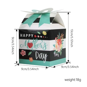 Muttertag Geschenkbox mit Blumenmuster und 9x9x13cm Maßangaben auf weißem Grund