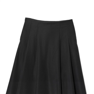 Elegante gonna midi nera a pieghe con dettaglio in vita e cintura alla moda da donna