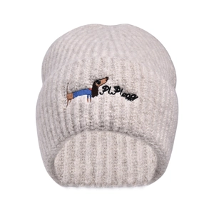 Beige knitted beanie with dachshund embroidery and PLPlegg text for winter warmth