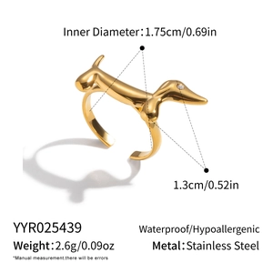 Dettaglio dell'anello bassotto in oro 18k con misure precise e specifiche di peso