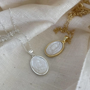 Virgin Mary Pendant Necklace 925 Sterling Silver With Mother Of Artificial Pearl Shell Oval Embossed Religious Retro Style Jewelry